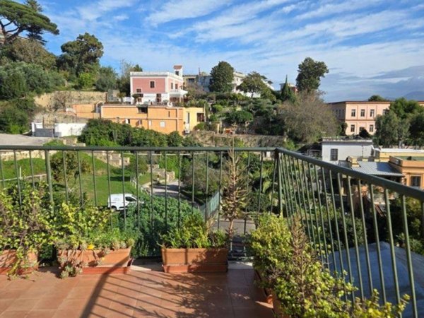 appartamento in vendita a Napoli in zona Posillipo