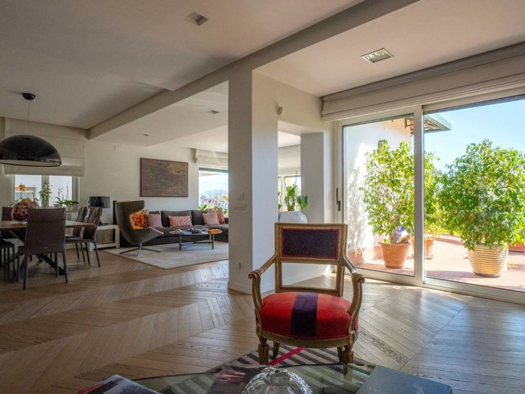 appartamento in vendita a Napoli in zona Posillipo