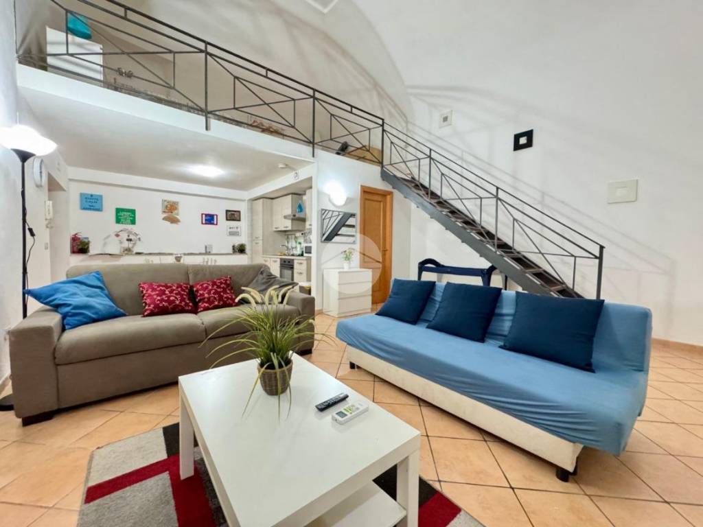 appartamento in vendita a Napoli in zona San Lorenzo