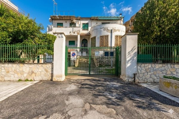 appartamento in vendita a Napoli in zona Camaldoli