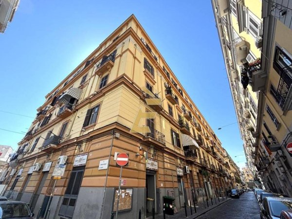 appartamento in vendita a Napoli in zona Mercato