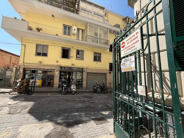 negozio in vendita a Napoli in zona Vomero