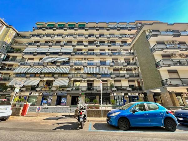 negozio in vendita a Napoli in zona Arenella