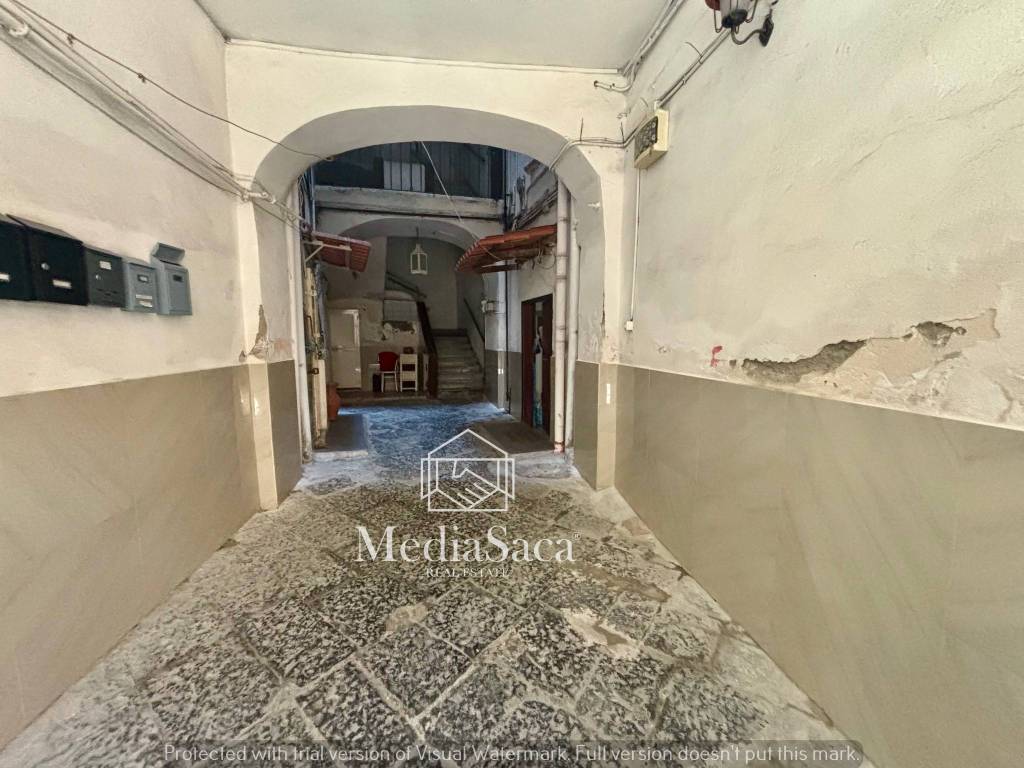 appartamento in vendita a Napoli in zona Stella