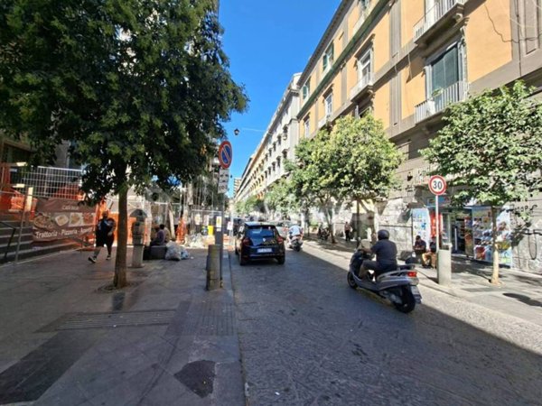 negozio in vendita a Napoli in zona Mercato