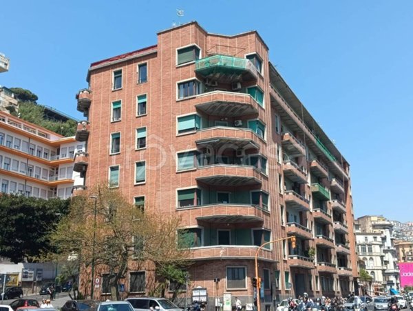 appartamento in vendita a Napoli in zona Chiaia