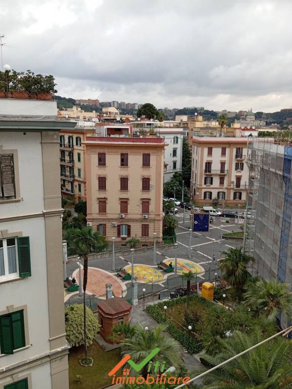 appartamento in vendita a Napoli in zona Stella
