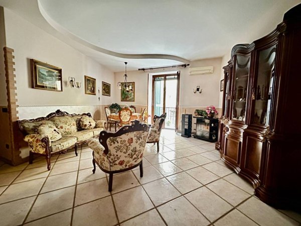 appartamento in vendita a Napoli in zona Stella