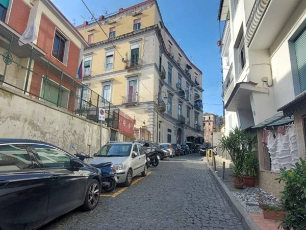 appartamento in vendita a Napoli in zona Stella