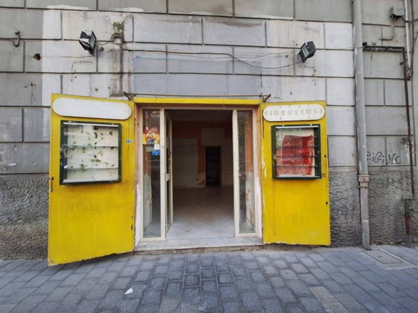 negozio in vendita a Napoli in zona Chiaia