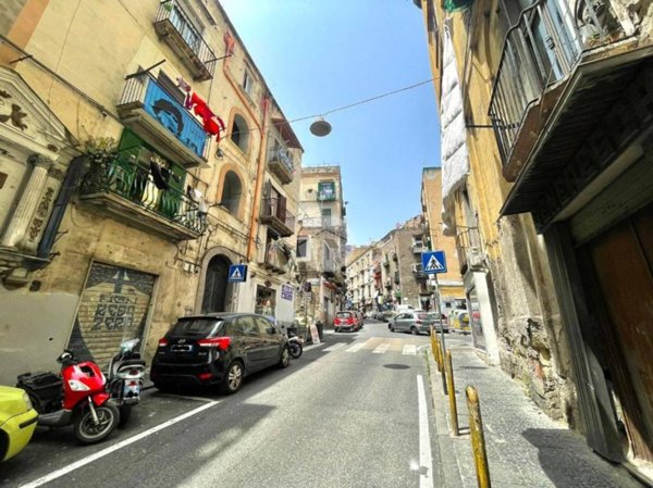 appartamento in vendita a Napoli in zona Stella