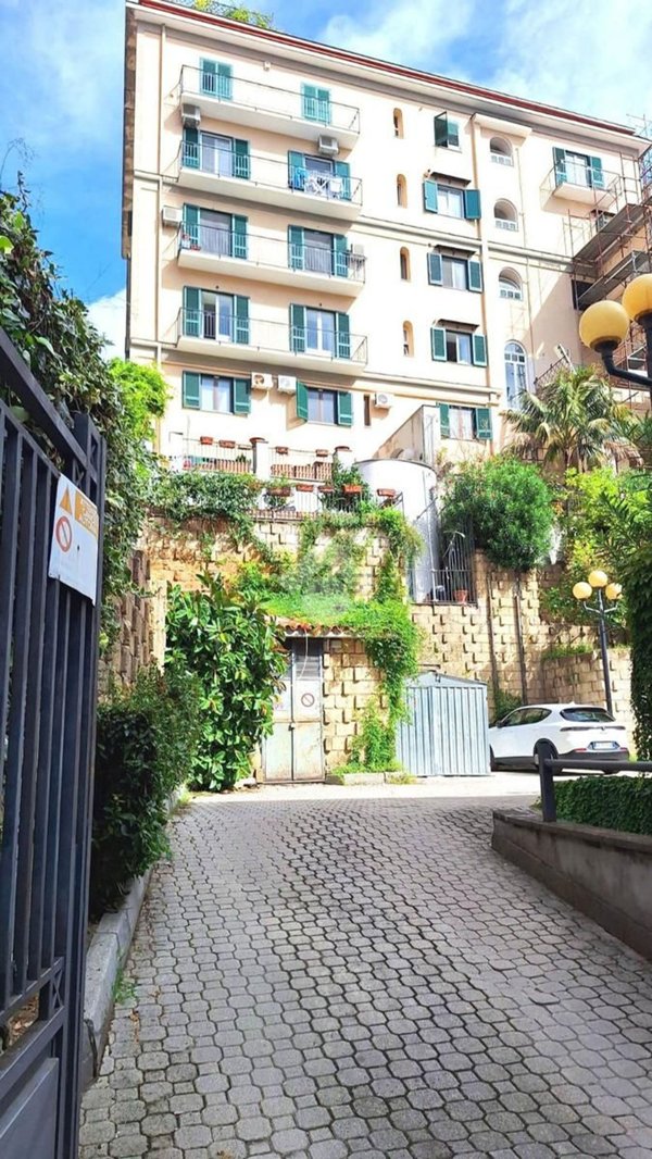 appartamento in vendita a Napoli in zona Arenella