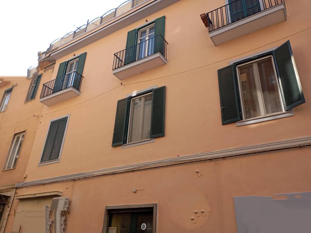 negozio in vendita a Napoli in zona Vomero