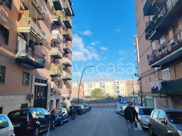 appartamento in vendita a Napoli in zona Fuorigrotta