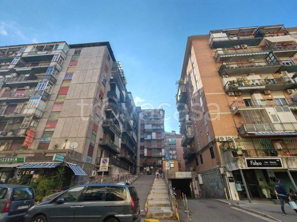 appartamento in vendita a Napoli in zona Fuorigrotta