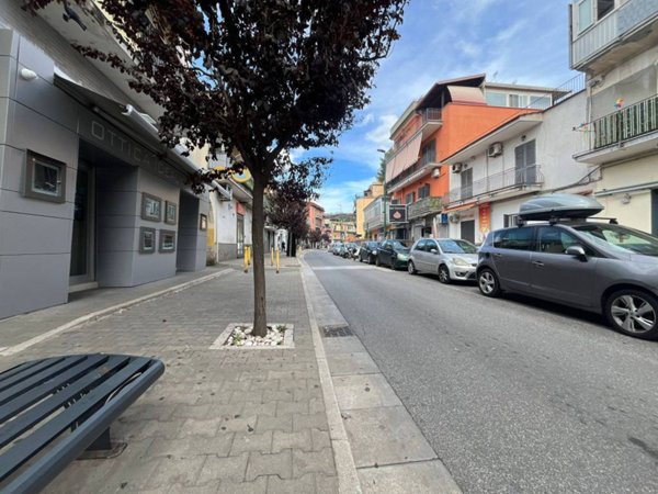 negozio in vendita a Napoli in zona Soccavo