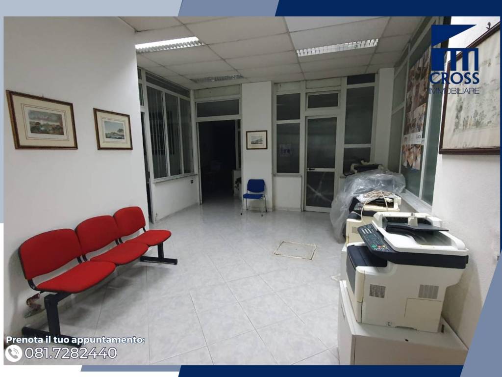 negozio in vendita a Napoli in zona Soccavo