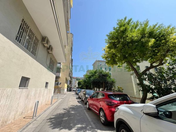 appartamento in vendita a Napoli in zona Fuorigrotta