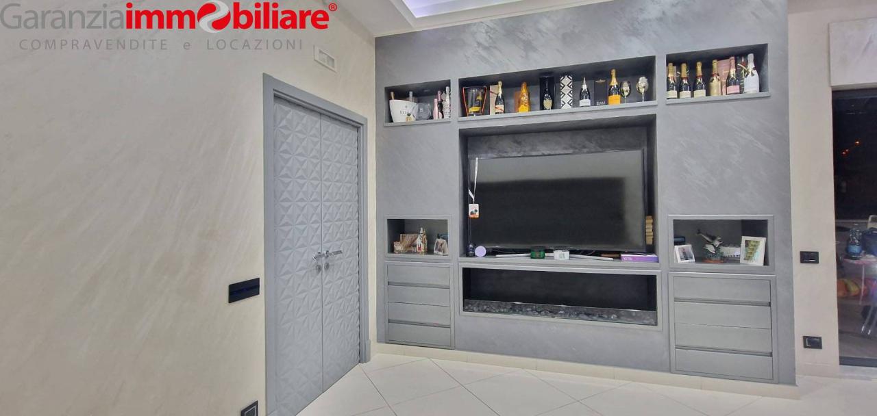 appartamento in vendita a Napoli in zona Pendino / San Giuseppe