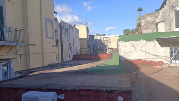 appartamento in vendita a Napoli in zona San Ferdinando