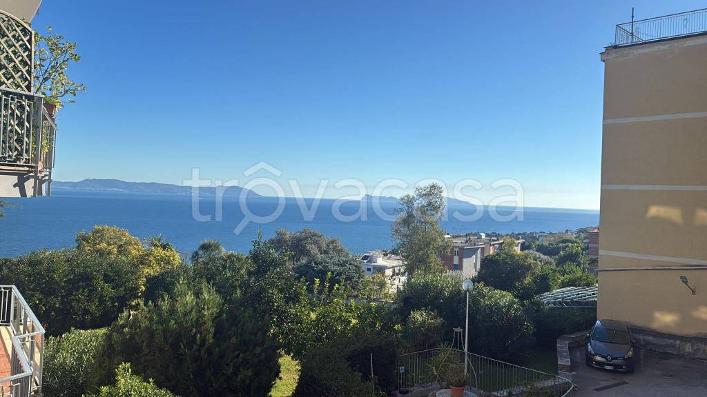 appartamento in vendita a Napoli in zona Posillipo