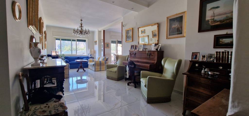 appartamento in vendita a Napoli