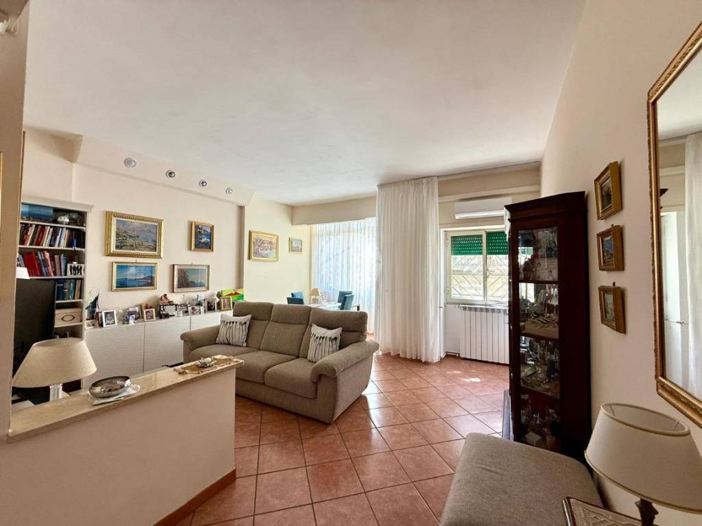 appartamento in vendita a Napoli in zona Scampia