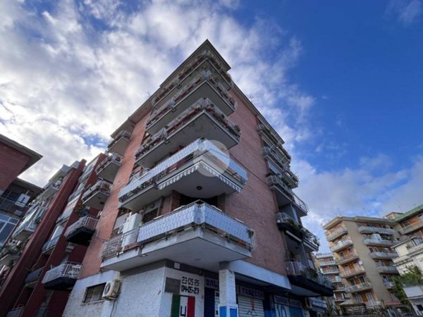 appartamento in vendita a Napoli in zona Stella