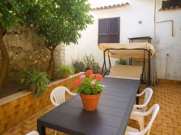 appartamento in vendita a Napoli in zona San Carlo all'Arena