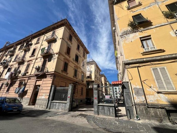 appartamento in vendita a Napoli in zona Fuorigrotta