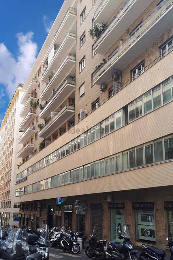 appartamento in vendita a Napoli in zona Montecalvario
