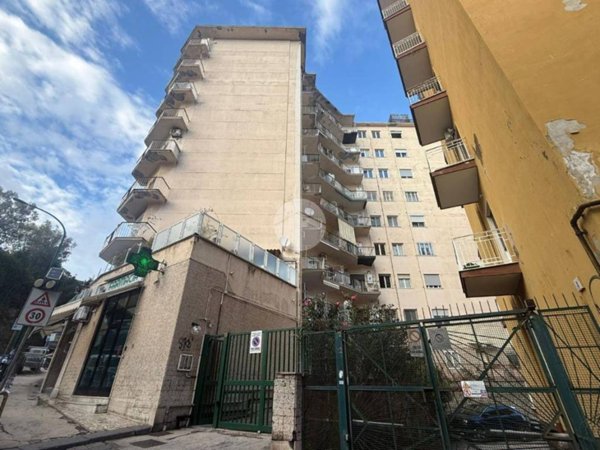 appartamento in vendita a Napoli in zona Arenella