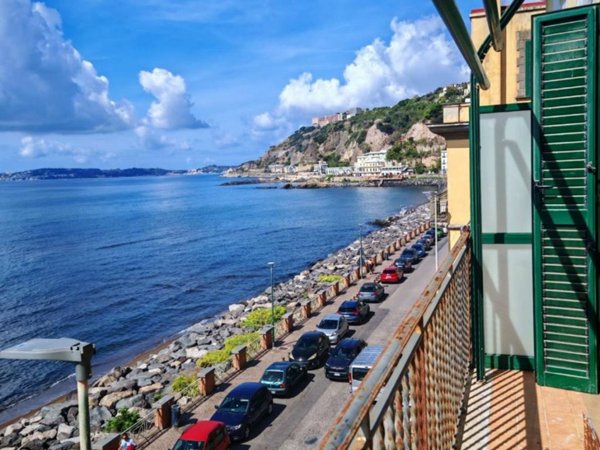 appartamento in vendita a Napoli in zona Fuorigrotta