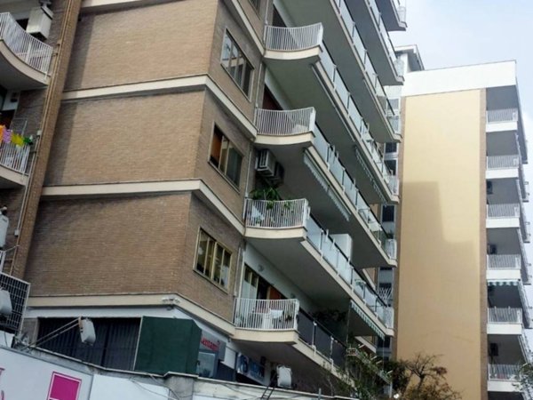 appartamento in vendita a Napoli in zona Fuorigrotta