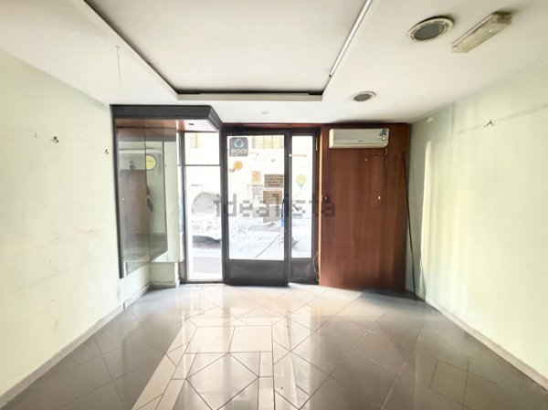 locale commerciale in vendita a Napoli