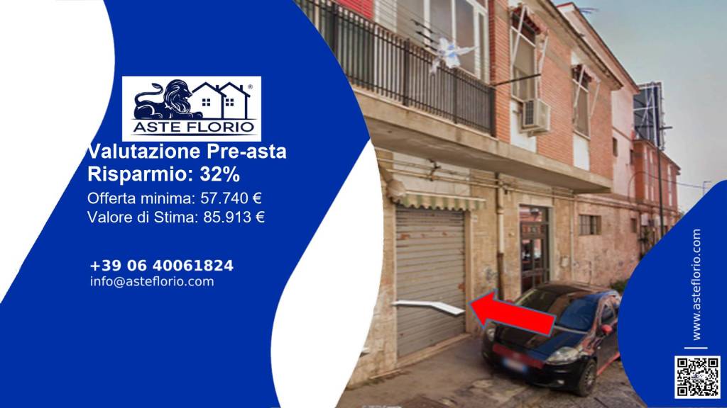 negozio in vendita a Napoli in zona Fuorigrotta
