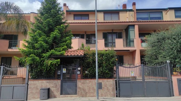 casa indipendente in vendita a Napoli