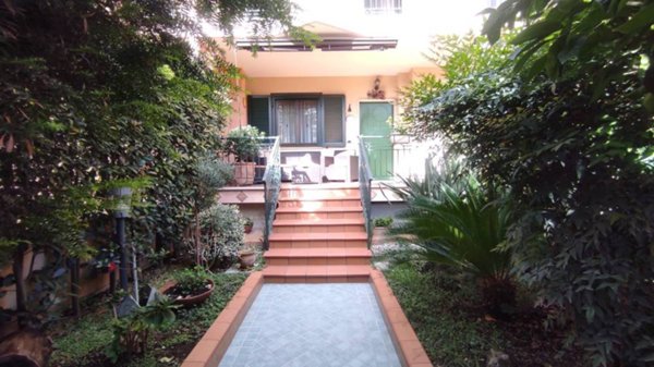 casa indipendente in vendita a Napoli