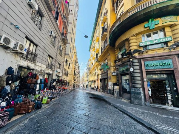 appartamento in vendita a Napoli in zona Pendino / San Giuseppe