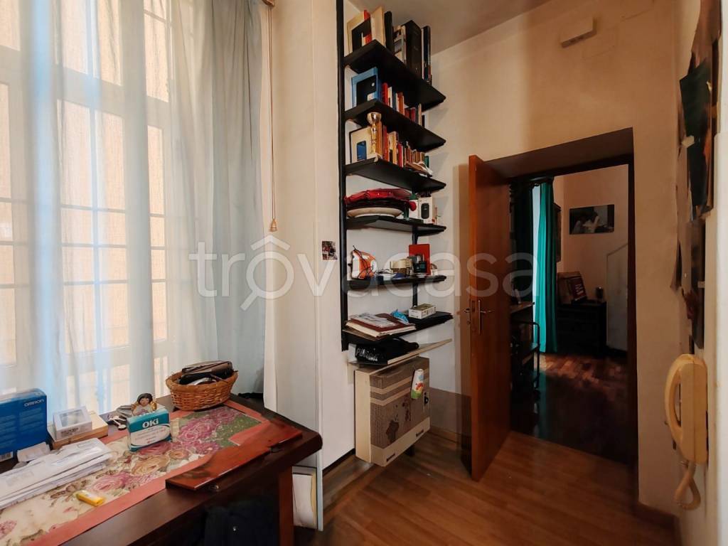 appartamento in vendita a Napoli in zona Chiaia