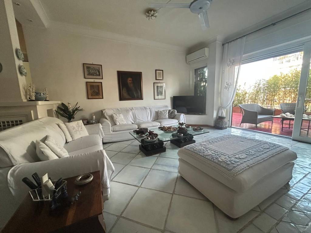 appartamento in vendita a Napoli in zona Posillipo