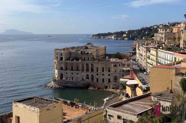 appartamento in vendita a Napoli in zona Posillipo