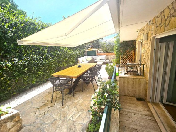 appartamento in vendita a Napoli in zona Posillipo