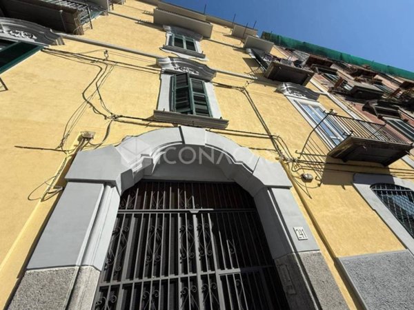 locale commerciale in vendita a Napoli in zona Mercato