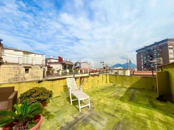 appartamento in vendita a Napoli in zona Porto