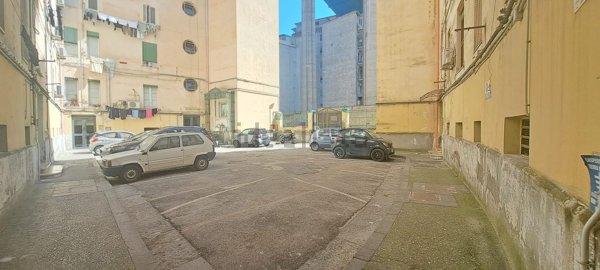 appartamento in vendita a Napoli in zona San Carlo all'Arena