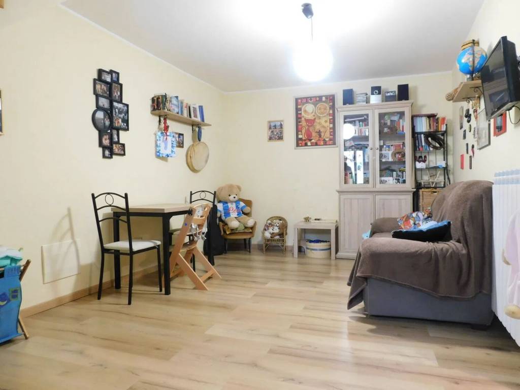 appartamento in vendita a Napoli in zona Stella