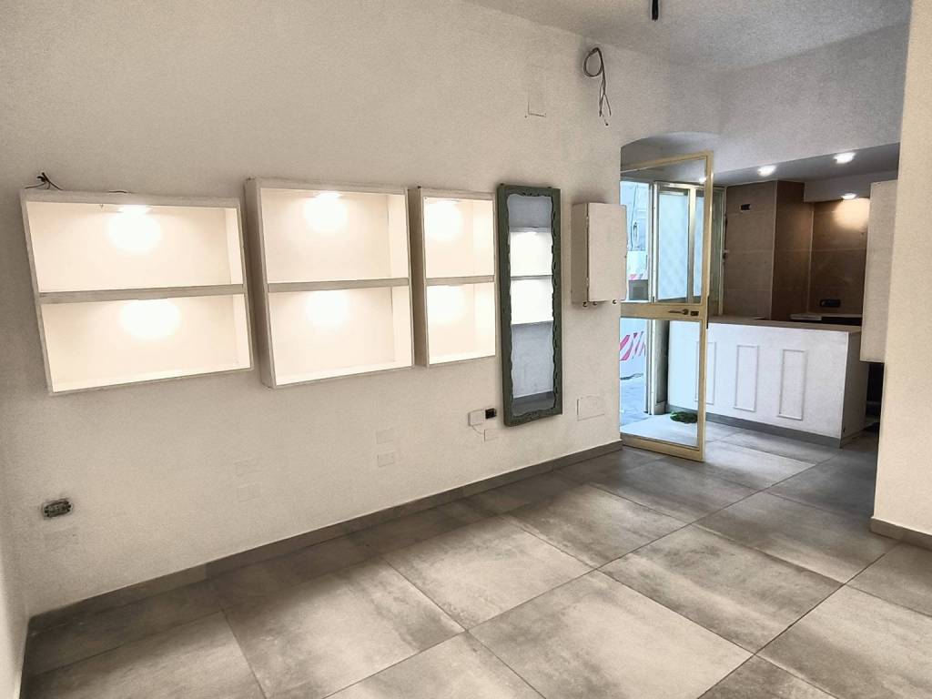 negozio in vendita a Napoli