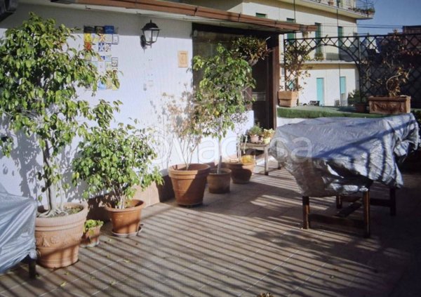 appartamento in vendita a Napoli in zona Stella