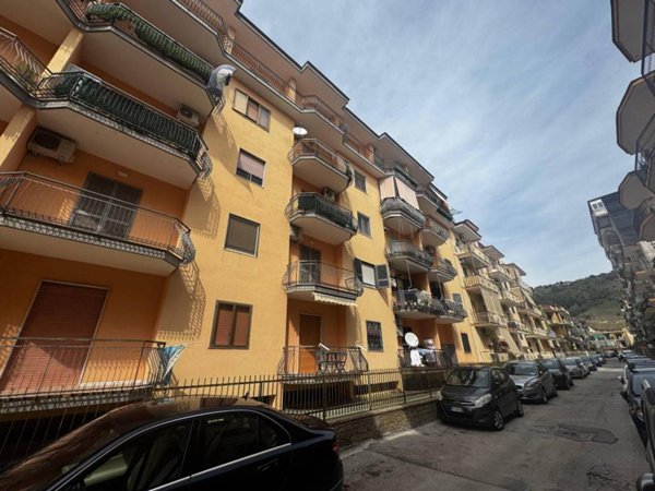 appartamento in vendita a Napoli in zona Pianura